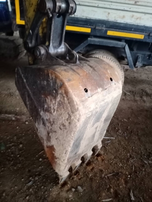 ขายKOMATSU PC60-6 มีหัวคีปพร้อมบุ้งกี๋รถพร้อมใช้ราคา 500,000 ขายKOMATSU PC60-6 มีหัวคีปพร้อมบุ้งกี๋รถพร้อมใช้ราคา 500,000