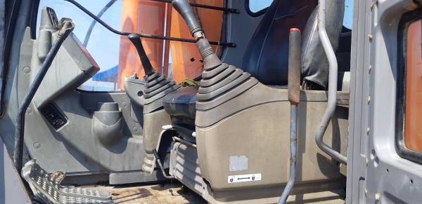 ขายHITACHI ZX200-1 เอกสารอินวอยเดิมทั้งคันราคา 780,000