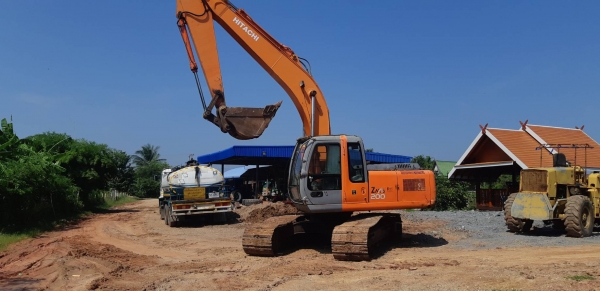 ขายHITACHI ZX200-1 เอกสารอินวอยเดิมทั้งคันราคา 780,000