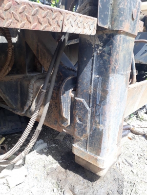 ขาย6ล้อนิสสันเครน11ตันทะเบียนครบราคา 250,000