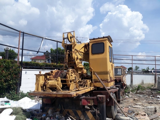 ขาย6ล้อนิสสันเครน11ตันทะเบียนครบราคา 250,000