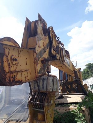 ขาย6ล้อนิสสันเครน11ตันทะเบียนครบราคา 250,000