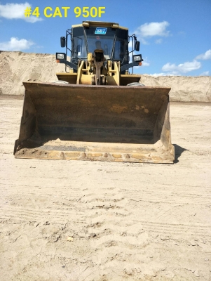 ขายด่วน รถตักล้อยาง. CAT. 950 F. สภาพดีมาก. เล่มทะเบียนพร้อม. ติดต่อด่วน. 0910617179