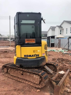 KOMATSU PC30MR-3 ชั่วโมง2,8xx / มีทะเบียน / PM4,000 / มีบุ้งกี๋2ใบ สนใจติดต่อผึ้ง 095-0563605