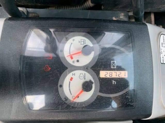 KOMATSU PC30MR-3 ชั่วโมง2,8xx / มีทะเบียน / PM4,000 / มีบุ้งกี๋2ใบ สนใจติดต่อผึ้ง 095-0563605