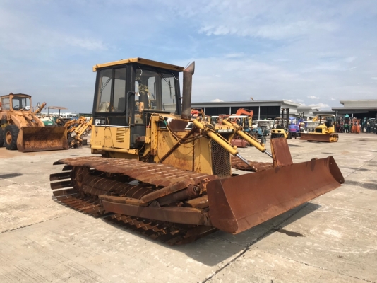 CATERPILLAR D3C นำเข้าญี่ปุ่นยังไม่ผ่านการใช้งานในไทย สนใจติดต่อ ผึ้ง 095-0563605