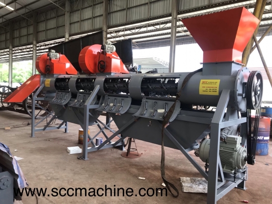 เครื่องปอกฉลากขวดน้ำพลาสติก