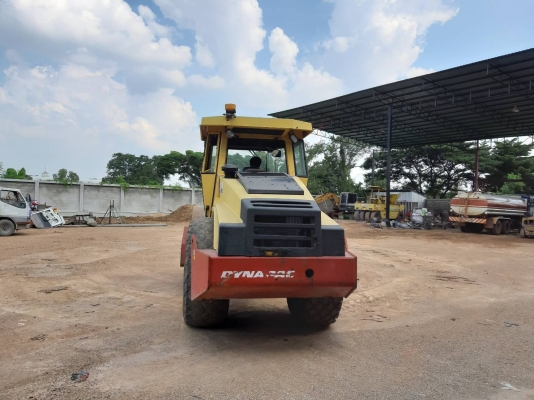 ขาย 1,850,000 รถบดสั่นสะเทือน 20 ตัน DYNAPAC CA 602D สภาพเก่านอก ล้อเหล็กเรียบหนา 2 เพลา หัวเก๋ง ยางดี เครื่องดี ปั้มสั่นแรง เล่มทะเบียน รถสวยพร้อมใช้เอกสารเล่มพร้อมโอน รถอยู่ กทม. 064-191-1112