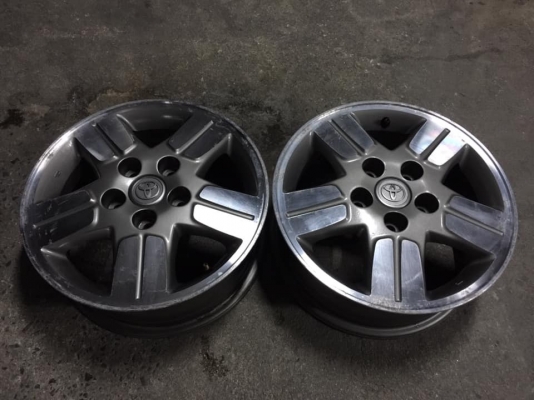 เศษล้อวีโก้ ขอบ15 มี2วง ล้อเดิมไม่เบียดบิ่น โทร0879050181.ส่งได้ทั่วไทยครับ
