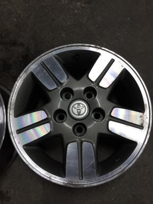 เศษล้อวีโก้ ขอบ15 มี2วง ล้อเดิมไม่เบียดบิ่น โทร0879050181.ส่งได้ทั่วไทยครับ