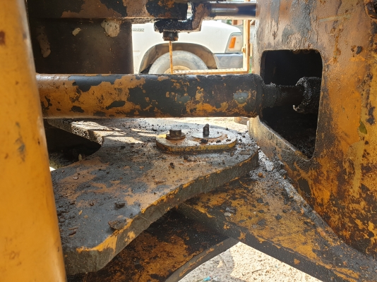 ขายรถตักล้อยาง komatsu510 เอวอ่อน กรองคู่ พร้อมใช้งาน ราคาต่อรองได้อีกครับ