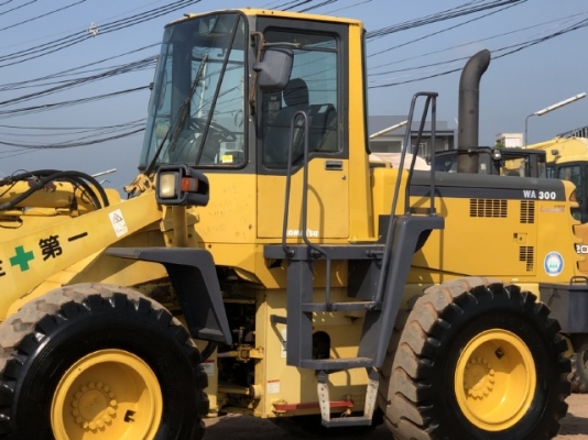 ขายรถตักล้อยาง KOMATSU WA300-3E นำเข้าเองจากญี่ปุ่น สภาพสวยพร้อมใช้งาน มีVDOการทำงานครับ ขายรถตักล้อยาง KOMATSU WA300-3E นำเข้าเองจากญี่ปุ่น สภาพสวยพร้อมใช้งาน มีVDOการทำงานครับ
