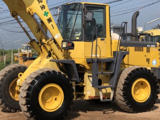ขายรถตักล้อยาง KOMATSU WA300-3E นำเข้าเองจากญี่ปุ่น สภาพสวยพร้อมใช้งาน มีVDOการทำงานครับ ขายรถตักล้อยาง KOMATSU WA300-3E นำเข้าเองจากญี่ปุ่น สภาพสวยพร้อมใช้งาน มีVDOการทำงานครับ