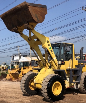 ขายรถตักล้อยาง KOMATSU WA300-3E นำเข้าเองจากญี่ปุ่น สภาพสวยพร้อมใช้งาน มีVDOการทำงานครับ ขายรถตักล้อยาง KOMATSU WA300-3E นำเข้าเองจากญี่ปุ่น สภาพสวยพร้อมใช้งาน มีVDOการทำงานครับ