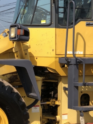 ขายรถตักล้อยาง KOMATSU WA300-3E นำเข้าเองจากญี่ปุ่น สภาพสวยพร้อมใช้งาน มีVDOการทำงานครับ ขายรถตักล้อยาง KOMATSU WA300-3E นำเข้าเองจากญี่ปุ่น สภาพสวยพร้อมใช้งาน มีVDOการทำงานครับ