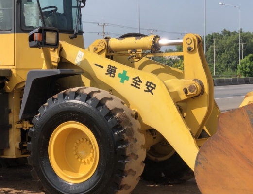 ขายรถตักล้อยาง KOMATSU WA300-3E นำเข้าเองจากญี่ปุ่น สภาพสวยพร้อมใช้งาน มีVDOการทำงานครับ ขายรถตักล้อยาง KOMATSU WA300-3E นำเข้าเองจากญี่ปุ่น สภาพสวยพร้อมใช้งาน มีVDOการทำงานครับ