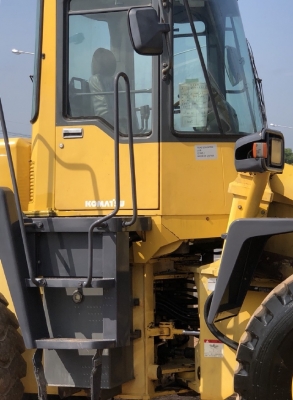 ขายรถตักล้อยาง KOMATSU WA300-3E นำเข้าเองจากญี่ปุ่น สภาพสวยพร้อมใช้งาน มีVDOการทำงานครับ ขายรถตักล้อยาง KOMATSU WA300-3E นำเข้าเองจากญี่ปุ่น สภาพสวยพร้อมใช้งาน มีVDOการทำงานครับ