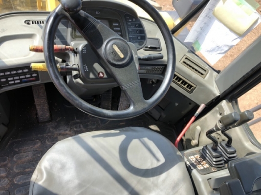 ขายรถตักล้อยาง KOMATSU WA300-3E นำเข้าเองจากญี่ปุ่น สภาพสวยพร้อมใช้งาน มีVDOการทำงานครับ ขายรถตักล้อยาง KOMATSU WA300-3E นำเข้าเองจากญี่ปุ่น สภาพสวยพร้อมใช้งาน มีVDOการทำงานครับ