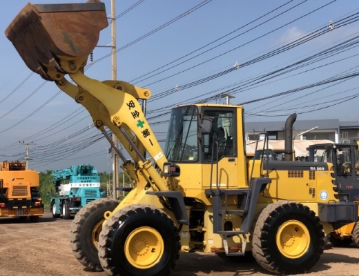 ขายรถตักล้อยาง KOMATSU WA300-3E นำเข้าเองจากญี่ปุ่น สภาพสวยพร้อมใช้งาน มีVDOการทำงานครับ ขายรถตักล้อยาง KOMATSU WA300-3E นำเข้าเองจากญี่ปุ่น สภาพสวยพร้อมใช้งาน มีVDOการทำงานครับ