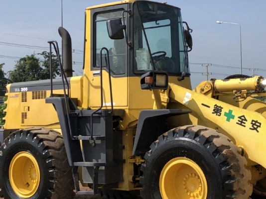 ขายรถตักล้อยาง KOMATSU WA300-3E นำเข้าเองจากญี่ปุ่น สภาพสวยพร้อมใช้งาน มีVDOการทำงานครับ ขายรถตักล้อยาง KOMATSU WA300-3E นำเข้าเองจากญี่ปุ่น สภาพสวยพร้อมใช้งาน มีVDOการทำงานครับ