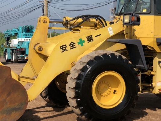 ขายรถตักล้อยาง KOMATSU WA300-3E นำเข้าเองจากญี่ปุ่น สภาพสวยพร้อมใช้งาน มีVDOการทำงานครับ ขายรถตักล้อยาง KOMATSU WA300-3E นำเข้าเองจากญี่ปุ่น สภาพสวยพร้อมใช้งาน มีVDOการทำงานครับ