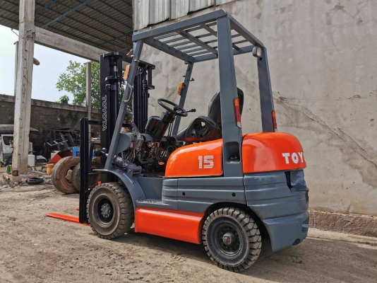 ขายด่วนน โคตรถูกก!! TOYOTA รุ่น 6 FD15 เสา 3 เมตร เกียร์ Manual