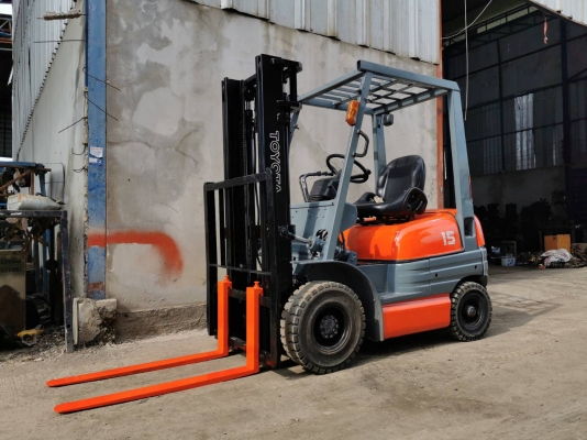 ขายด่วนน โคตรถูกก!! TOYOTA รุ่น 6 FD15 เสา 3 เมตร เกียร์ Manual