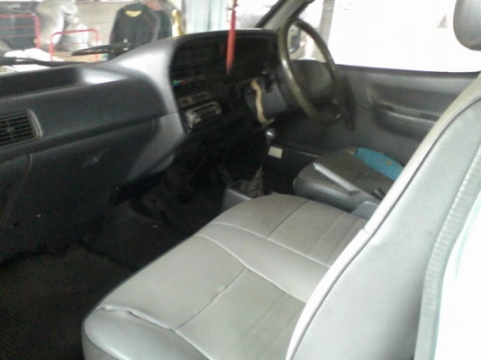 ขายรถตู้หัวจรวดปี45รถสวยจัดมากพร้อมใช้ถูกๆ