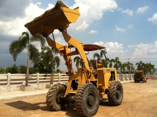 ขายรถตัก tcm 45เอวอ่อน ขับ4ล้อ