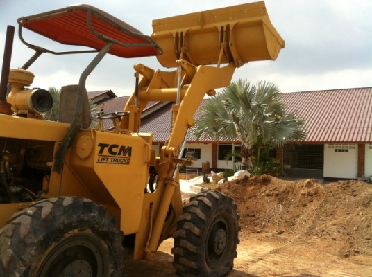 ขายรถตัก tcm 45เอวอ่อน ขับ4ล้อ