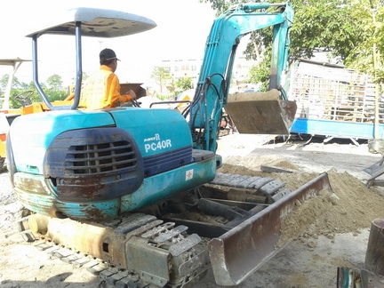 ขายรถแบคโฮ Komatsu pc40R รุ่น 8 เพิ่งมาจากญี่ปุ่น