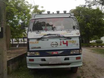ขายหกล้อ Hino 3H เครื่อง 195 แรง กระบะคาร์โก้ยาว 6.50 เมตร เปิดข้างได้ ยาง 9.00 ทะเบียน ม.79