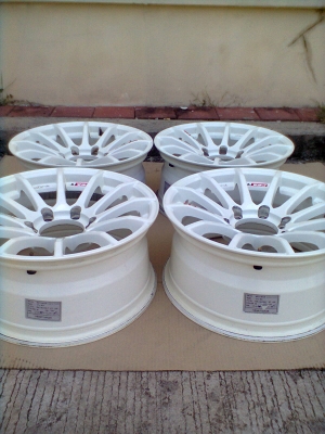 ขายแม็กขอบ 17 6รู LENSO 8นิ้ว 4 วง