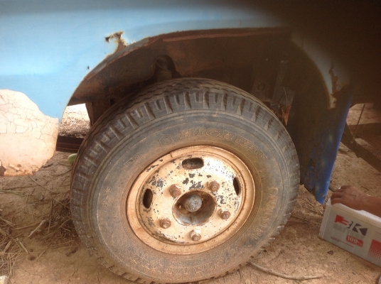 6 ล้อ  สั้น.    ร้อยแรง