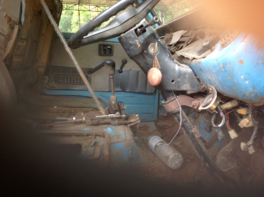 6 ล้อ  สั้น.    ร้อยแรง