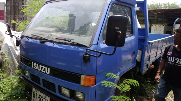 6ล้อNHRไม่ดั้มกะบะเหล็ก3.10ม.คันนี้บิ้วมาใหม่ เครื่อง110แรง สวยๆ