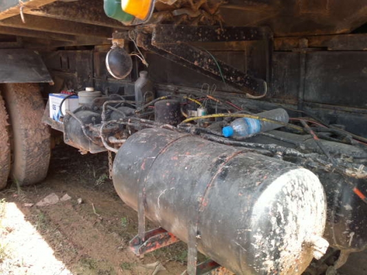 รถฮีโน่ 10 ล้อดั้ม FM227  220 แรงม้า  สนใจติดต่อ 081 - 6079515