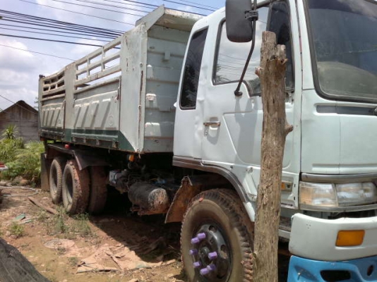 รถฮีโน่ 10 ล้อดั้ม FM227  220 แรงม้า  สนใจติดต่อ 081 - 6079515