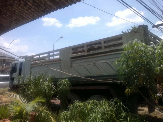 รถฮีโน่ 10 ล้อดั้ม FM227  220 แรงม้า  สนใจติดต่อ 081 - 6079515