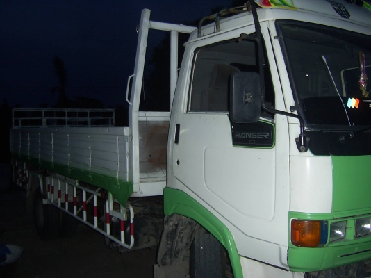 ขายด่วน  รถบรรทุก 6 ล้อ  HINO FC เครื่อง EH700 กระบะยาว 5.50 เมตร