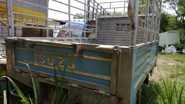 กะบะสแตนเลส ยาว3.10ม.ยกลงจากISUZU NKR สวยๆ