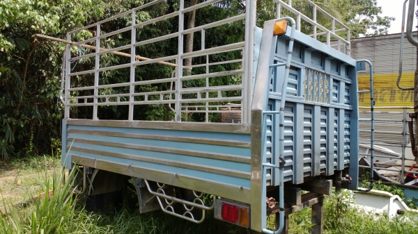 กะบะสแตนเลส ยาว3.10ม.ยกลงจากISUZU NKR สวยๆ