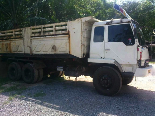 รถมิตซู 10 ล้อดั้ม FM527M-TF 220 แรงม้า  สนใจติดต่อ 081 - 6079515