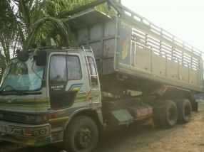 HINO FM 3H 195 HP HO7D ปี 37 สิบล้อดั๊มพ์ 2 เพลา กระบะดั๊มพ์คอกไม้ 12 ตันพร้อมบาร์อ้อยสภาพสวย เครื่องแน่นแรงดี หัวเก๋งสีบางเดิมภายในเก๋งคอนโซลสวยครบ แอร์เย็น พวงมาลัยเพาเวอร์ เบรคทริ๊ปฟี้ครบครัน ช่วงล่างคัชซีสวยยางสภาพดี 70\% พร้อมบรรทุกพร้อมใช้งาน เอกสารท HINO FM 3H 195 HP HO7D ปี 37 สิบล้อดั๊มพ์ 2 เพลา กระบะดั๊มพ์คอกไม้ 12 ตันพร้อมบาร์อ้อยสภาพสวย เครื่องแน่นแรงดี หัวเก๋งสีบางเดิมภายในเก๋งคอนโซลสวยครบ แอร์เย็น พวงมาลัยเพาเวอร์ เบรคทริ๊ปฟี้ครบครัน ช่วงล่างคัชซีสวยยางสภาพดี 70\% พร้อมบรรทุกพร้อมใช้งาน เอกสารท