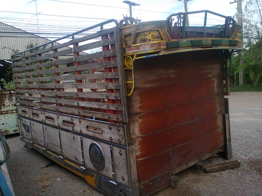 กะบะไม้มะค่าต่ออู่เรืองชัย