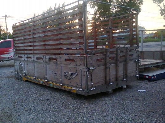 กะบะไม้มะค่าต่ออู่เรืองชัย