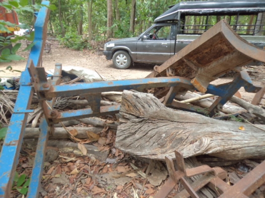 ขายผานดันหน้าของรถไถฟอร์ด อุปกรครบพร้อมติดตั้งได้เลยคับ