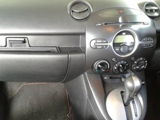 MAZDA 2 1.5 Spirit Sports 5 ประตู รุ่นรองท๊อบปี 2009