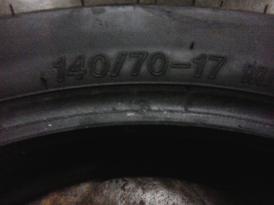 ขายยาง2เส้น ราคาถูก สภาพใหม่มาก สนใจติต่อ 0815534200 บังแบน