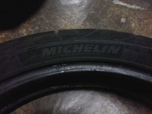 ขายยาง2เส้น ราคาถูก สภาพใหม่มาก สนใจติต่อ 0815534200 บังแบน